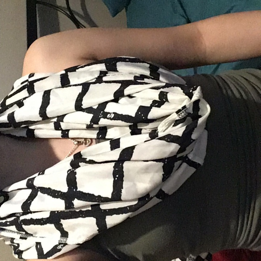 Loop Scarf - Picture 2 of 2